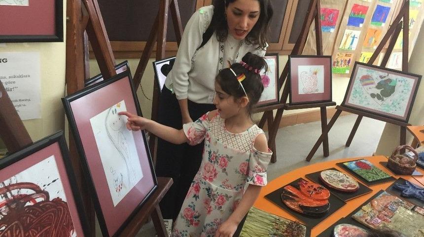 8 Yaşında İlk Sergisini A&ccedil;tı