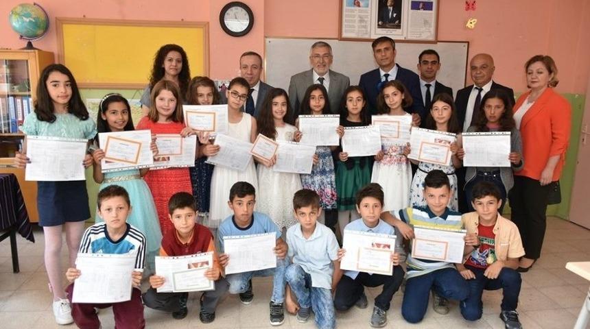 Bozkurt: "aileler Ve &Ouml;ğretmenler En &Ouml;nemli Toplum M&uuml;hendislerdir"