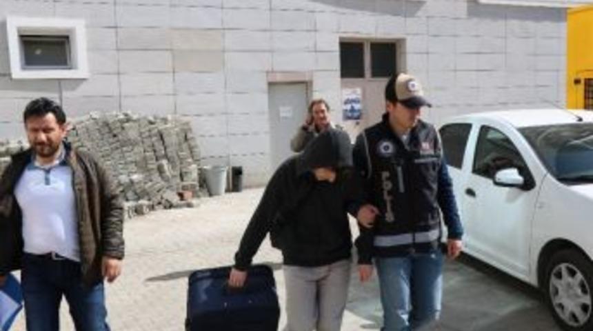 Polis Okulu &Ouml;ğrencilerinin Sohbet Abisi G&ouml;zaltına Alındı