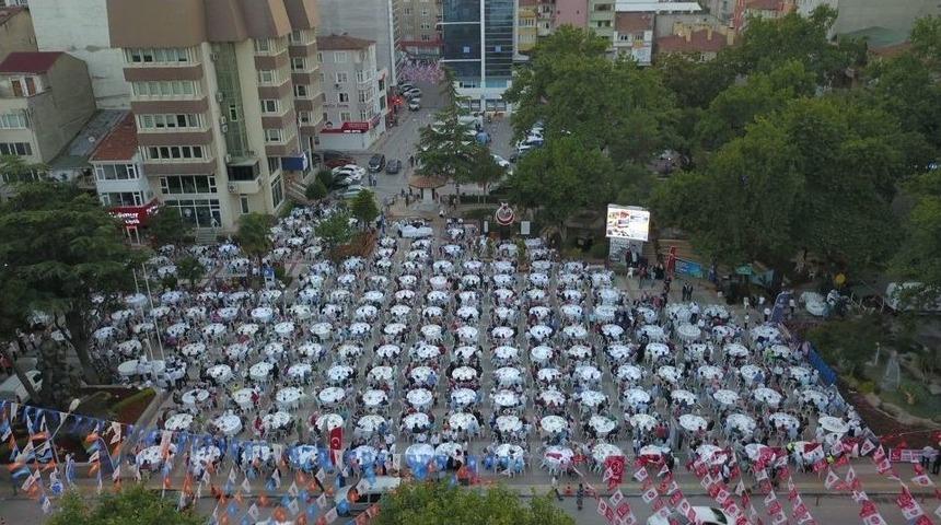 B&uuml;y&uuml;kşehir Belediyesi&rsquo;nden Orhangazi&rsquo;de İftar