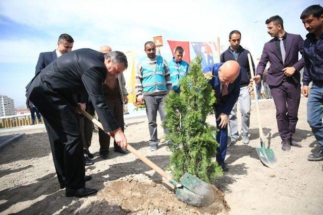 Şehit Savcı Kiraz’ın Adı Fidanlarla Yaşayacak