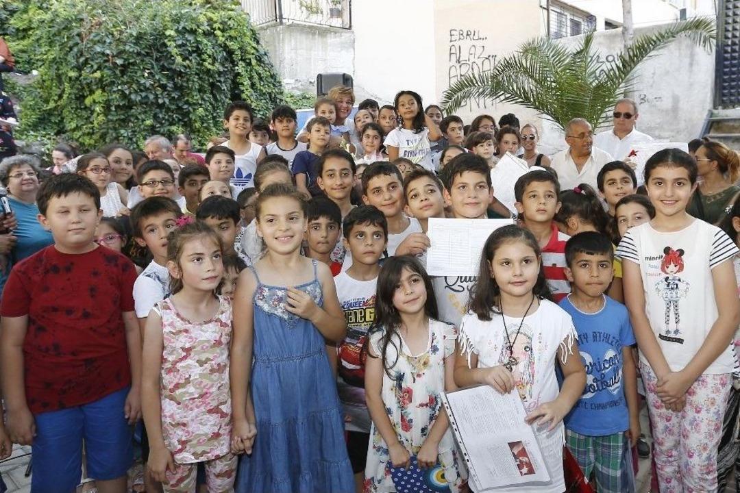 Miniklere En G&uuml;zel Karne Hediyesi