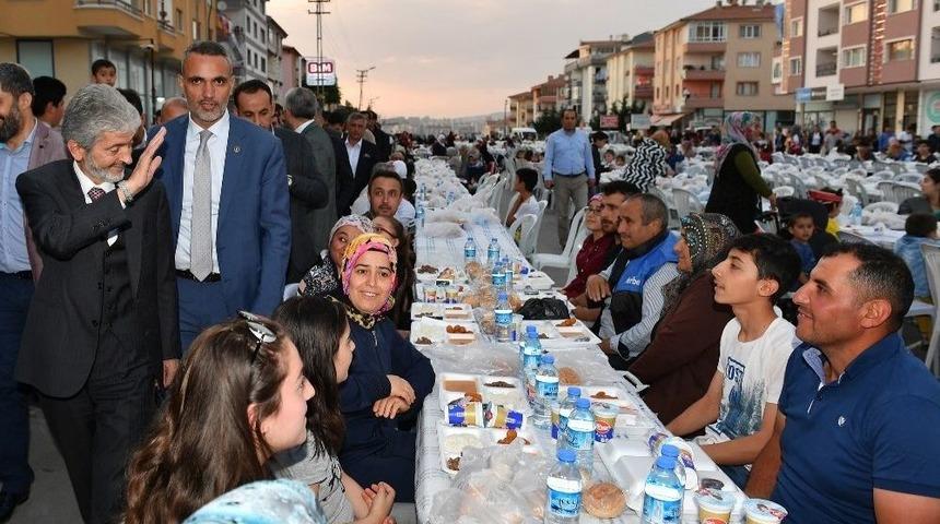 Başkan Tuna Etimesgutlu Vatandaşlarla İftar Yaptı