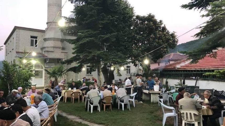 Bu Köyde Evlerde İftar Sofrası Kurulmuyor