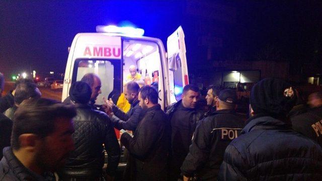 Kontrolden Çıkan Tır Nöbet Tutan Polislerin Arasına Daldı