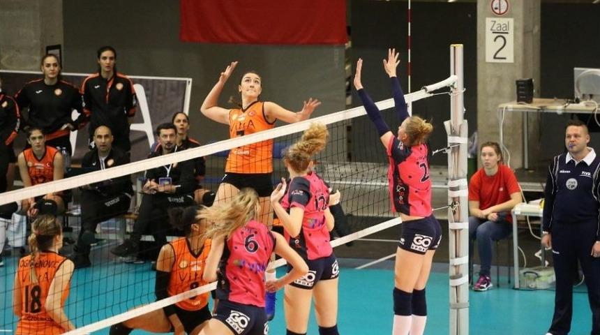 Eczacıbaşı, Hande Ve Yasemin’i Kiraladı