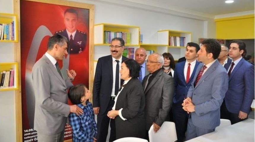 Şehitlerin Adları K&uuml;t&uuml;phane Ve Konferans Salonuna Verildi