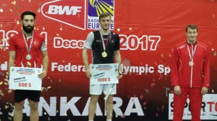 Erzincanlı Sporculardan Badminton Da 2 Madalya