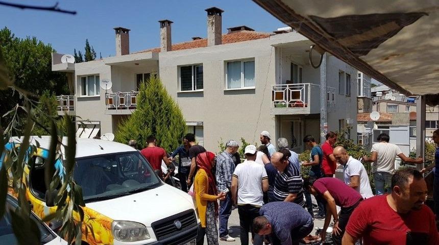 Kuşadası Ticaret Odası Helva Dağıttı