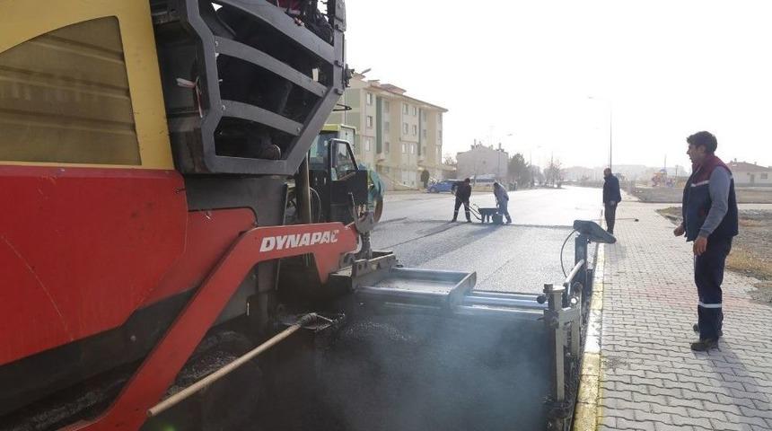 Meng&uuml;celi Mahallesinde Asfalt Kaplama &Ccedil;alışmalası