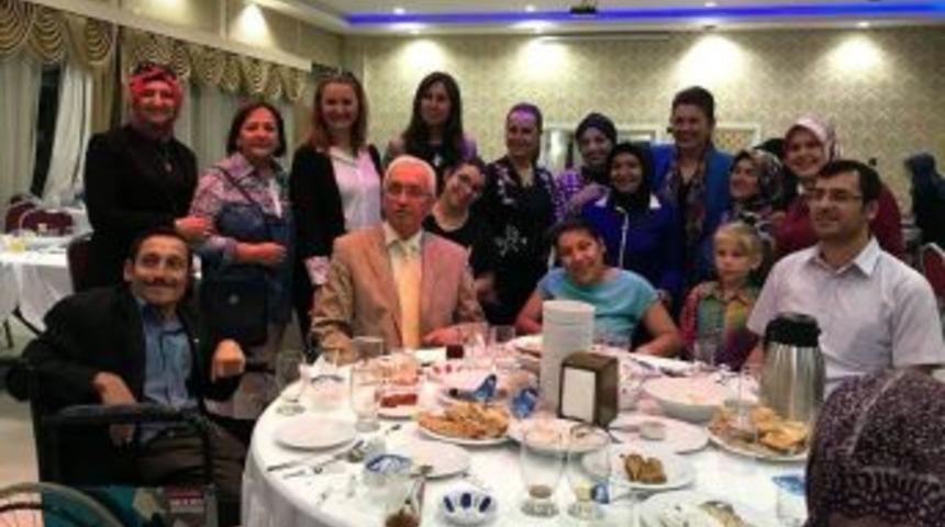 K&uuml;tahya Sosyal Yardım Ve K&uuml;lt&uuml;r Vakfı&rsquo;ndan İftar