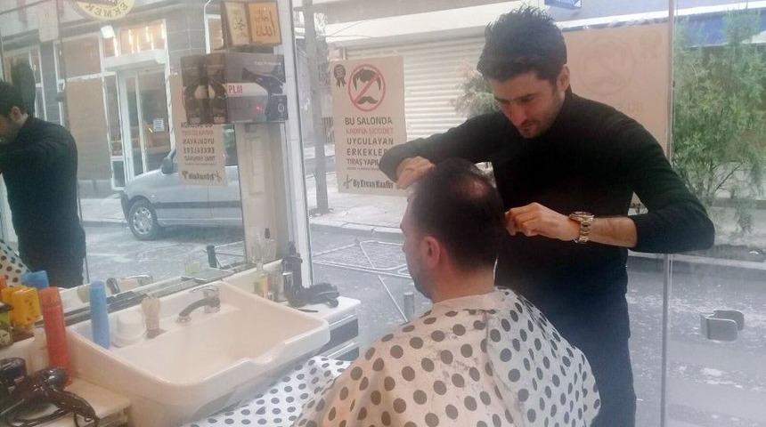 (&ouml;zel) Kadına Şiddete Karşı Berberden Anlamlı Destek