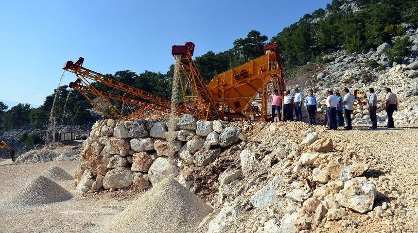 Kumluca&rsquo;da Taş Kırma Ve Eleme Tesisleri &Uuml;retime Başladı