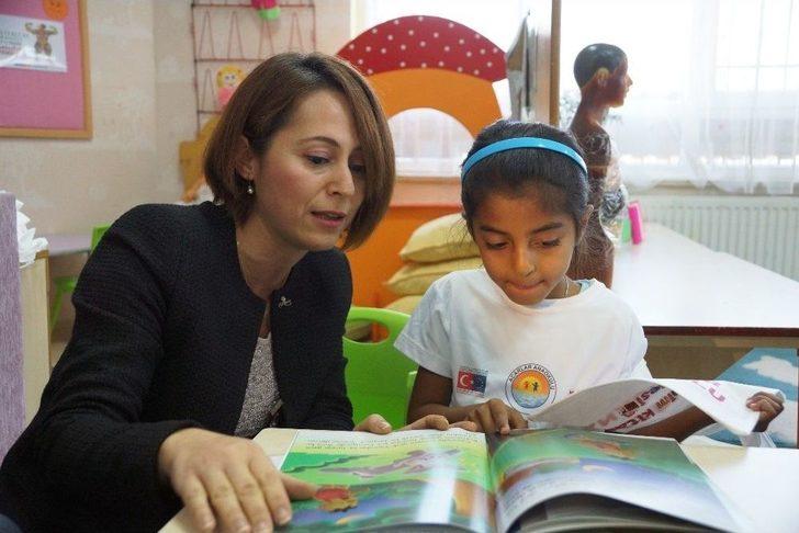 Çocuklar Evde Aileleriyle Birlikte Kitap Okuyacak G4