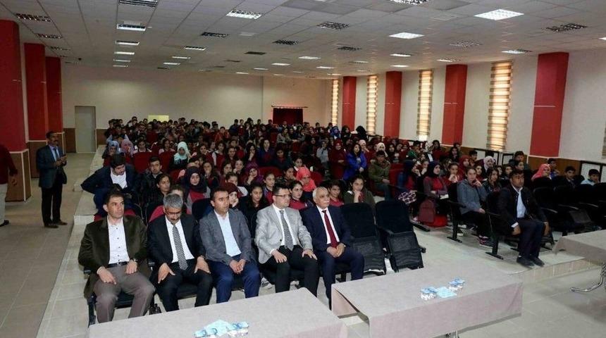 G&uuml;rpınar&rsquo;da &ldquo;destanlaşan &Ccedil;anakkale&rdquo; Konferansı