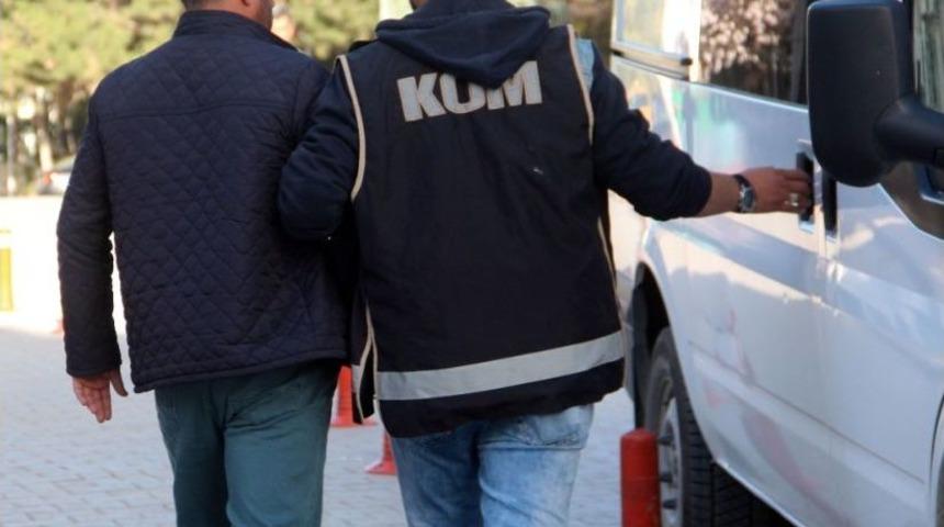 Elazığ Merkezli 3 İlde Ka&ccedil;ak Sigara Operasyonu: 8 G&ouml;zaltı