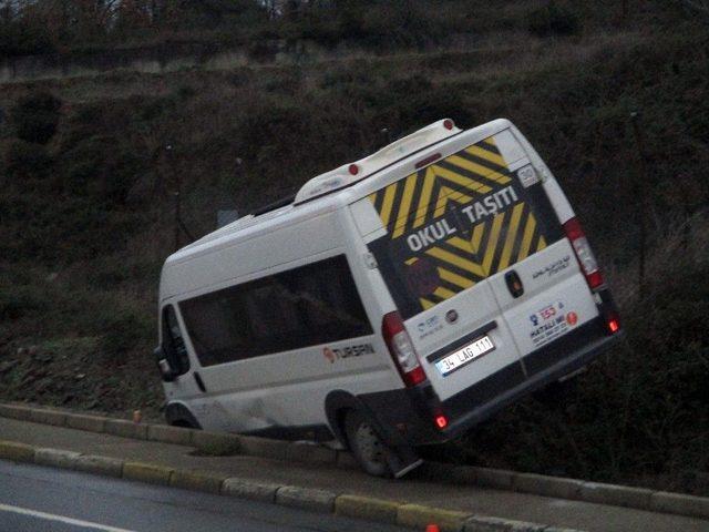 Okul Servisi Şoförünün Tansiyonu Düştü, Faciadan Dönüldü