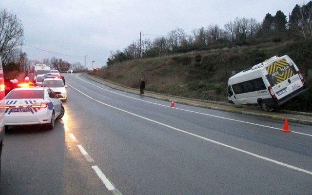 Okul Servisi Şoförünün Tansiyonu Düştü, Faciadan Dönüldü