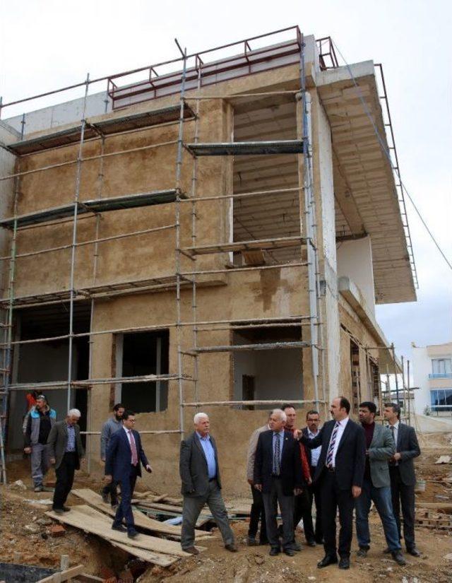 Başkan Altay, Buhara Mahalle Konağı İnşaatında İncelemelerde Bulundu