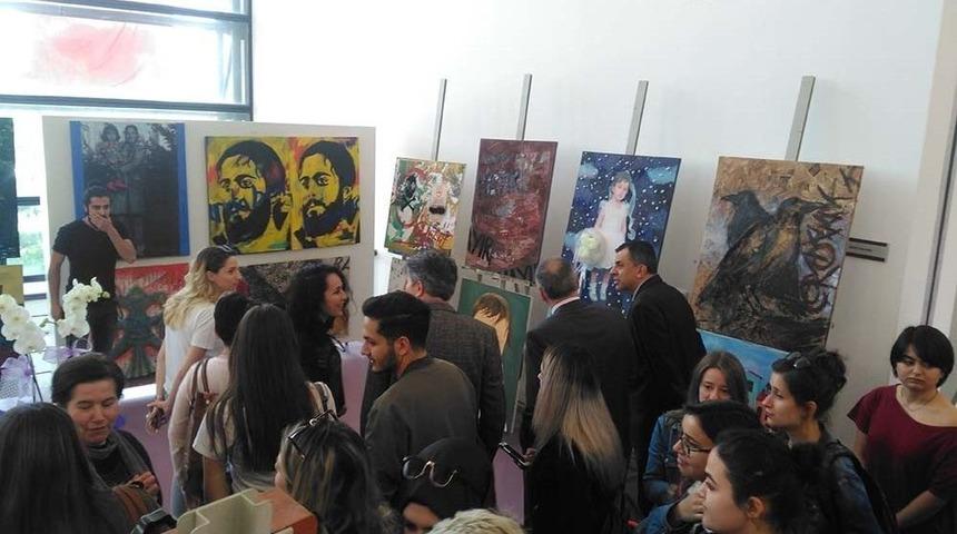 U&uuml; &Ouml;ğrencilerinden Karma Sergi