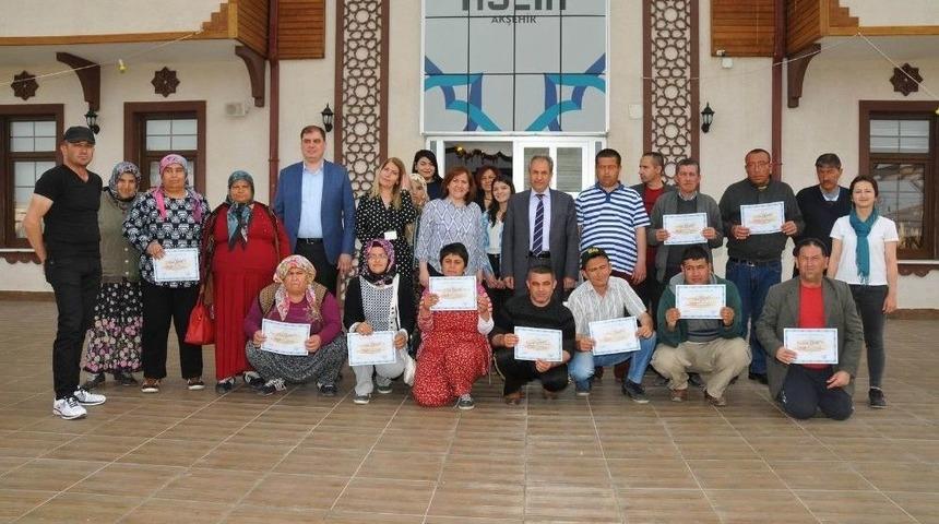 Engelli &Ouml;ğrencilerin Sertifika Sevinci