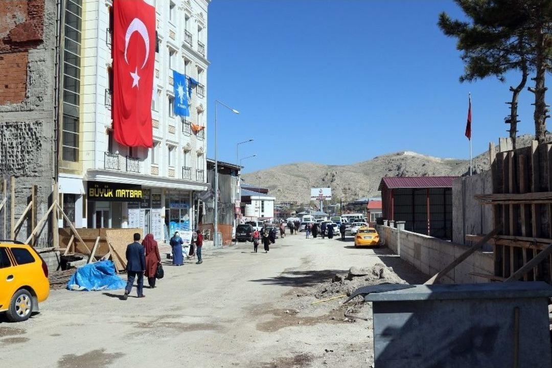 Van&rsquo;da Sağlık Sokağı Trafiğe A&ccedil;ılıyor