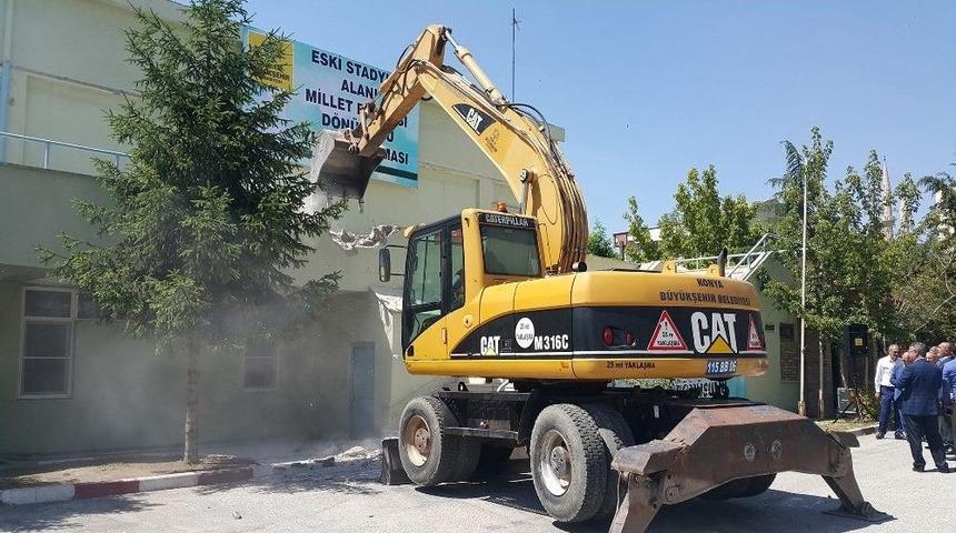 Cumhurbaşkanı Erdoğan&rsquo;ın Talimatıyla Konya&rsquo;da Millet Bah&ccedil;esi D&ouml;n&uuml;ş&uuml;m &Ccedil;alışmaları Başladı