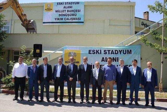 Cumhurbaşkanı Erdoğan’ın Talimatıyla Konya’da Millet Bahçesi Dönüşüm Çalışmaları Başladı