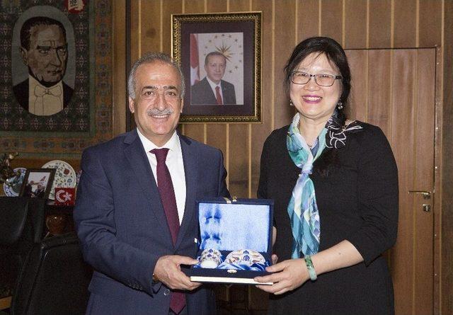 Prof. Dr. Mei-hung Chıu Atatürk Üniversitesi’nde