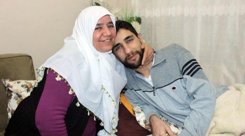 Yaralı Asker Yeniden G&ouml;reve Başlayacağı G&uuml;n&uuml; Sabırsızlıkla Bekliyor