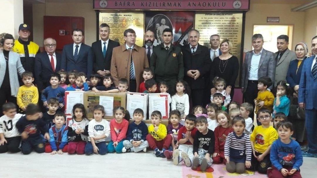 Minik &Ouml;ğrencilerden Askerlere Duygulandıran Hediyeler