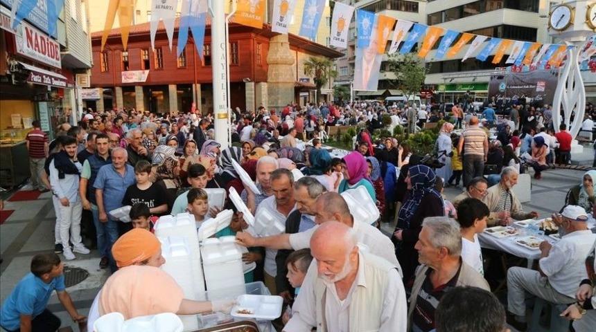&Ccedil;ayeli Belediyesi 4. Geleneksel Halk İftarı&rsquo;nı Ger&ccedil;ekleştirdi