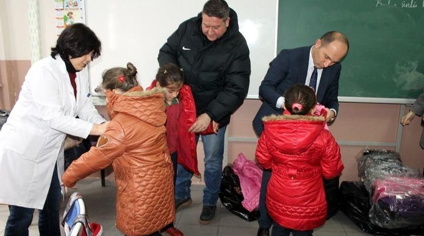 Uedaş G&ouml;n&uuml;lleri Isıttı