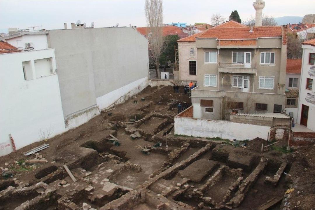 Şehrin G&ouml;beğinde Antik Kenti Andıran Manzara