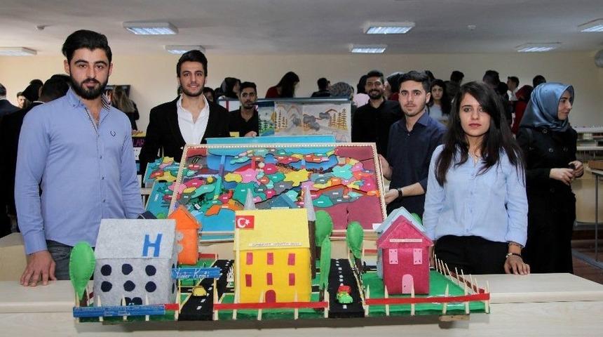 Ai&ccedil;&uuml;&rsquo;de &Ouml;ğretim Materyalleri Sergisi A&ccedil;ıldı