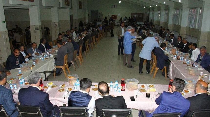 Kaymakam Hamitoğlu, Muhtarlarla İftarda Bir Araya Geldi