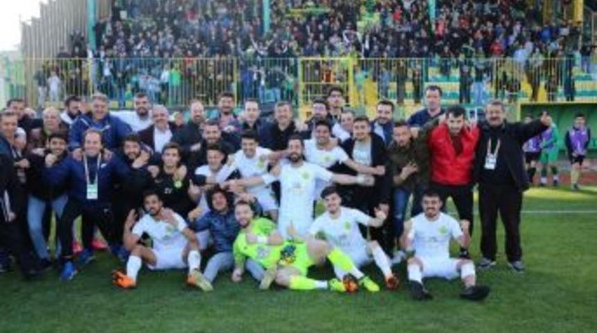 Bu Maça Biletle Değil, Kitapla Girilecek