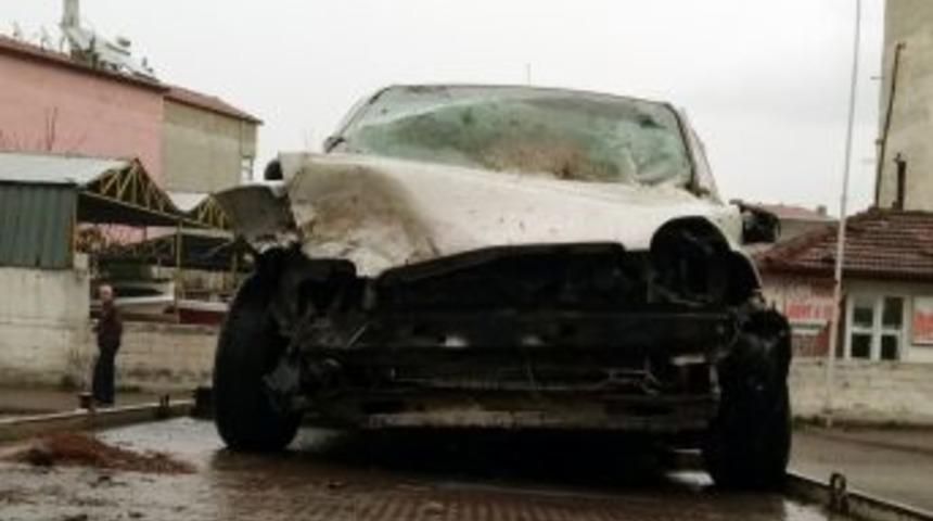 &Ccedil;ocuklarını Okula G&ouml;t&uuml;ren Baba Kaza Yaptı: 4 Yaralı