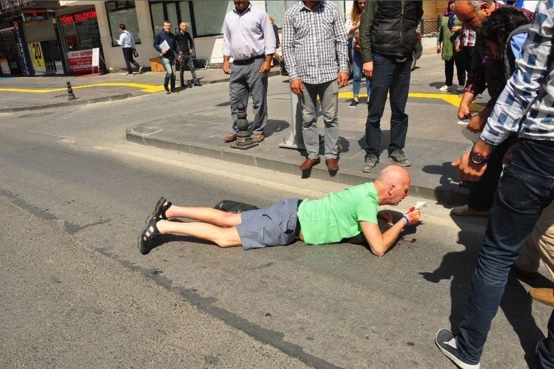 Kimseyi Dinlemeyip Kanlar İ&ccedil;inde Minib&uuml;se Binip Oteline Gitti