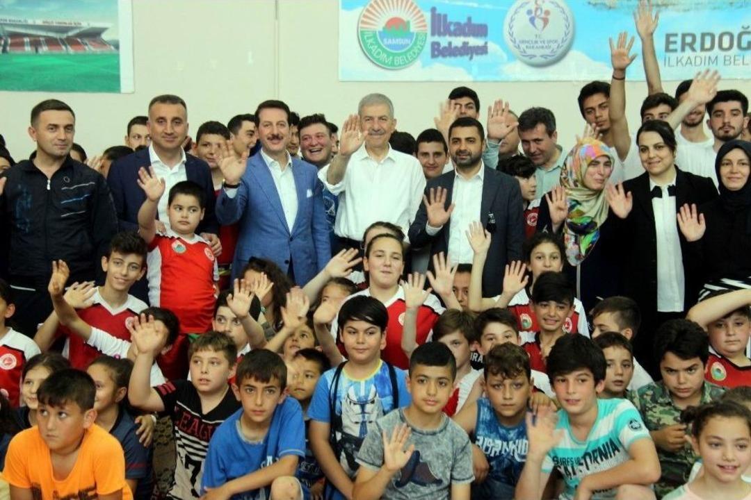 Bakan Demircan, İlkadım Yaz Spor Okulları&rsquo;nın A&ccedil;ılışına Katıldı