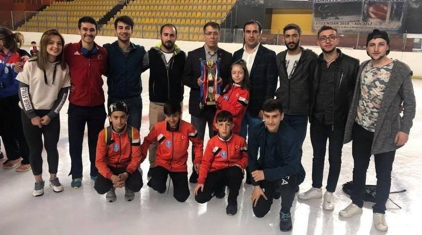 Paland&ouml;ken Belediyesi Short Track Sporcuları T&uuml;rkiye&rsquo;de Bir Numara
