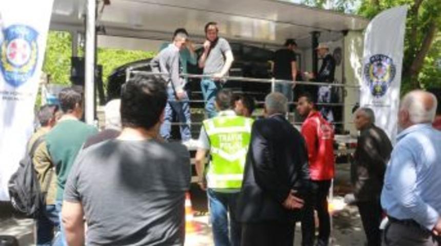 Sim&uuml;lasyon Aracıyla Emniyet Kemerinin &Ouml;nemine Dikkat &Ccedil;ekildi