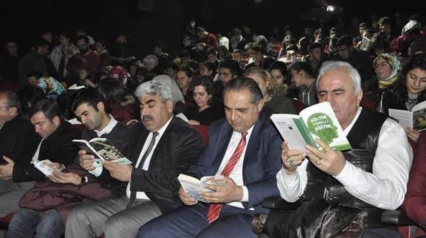 G&uuml;r&uuml;n&rsquo;de En Uzun Gecede Okuma Etkinliği D&uuml;zenlendi