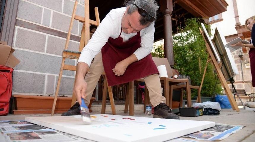 &Ccedil;inli Ressam Hamam&ouml;n&uuml; Sanat Sokağı&rsquo;nda