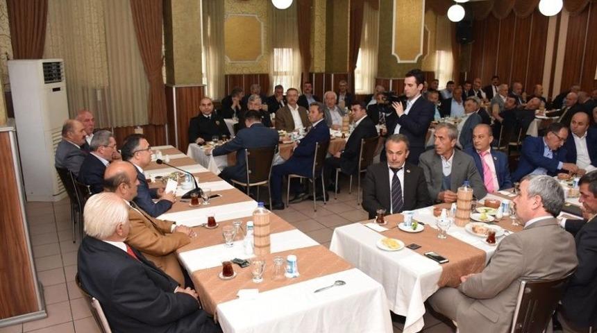 Vali &Ccedil;eber, Mahalle Ve K&ouml;y Muhtarlarıyla Bir Araya Geldi