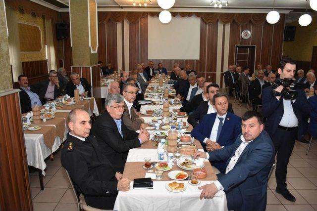 Vali Çeber, Mahalle Ve Köy Muhtarlarıyla Bir Araya Geldi 3