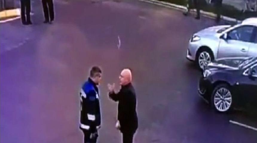 Zabıta Daire Başkanının Zabıta Memuruna Dayağı Kamerada