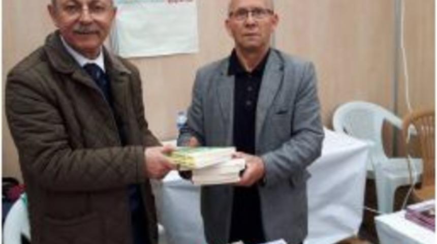 Kitap Fuarında K&ouml;y Okulları İ&ccedil;in Kitap Topladı