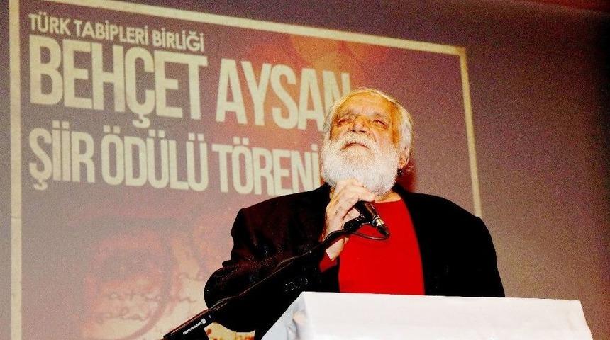 Beh&ccedil;et Aysan Şiir &Ouml;d&uuml;l&uuml; &Ccedil;sm&rsquo;de Verildi