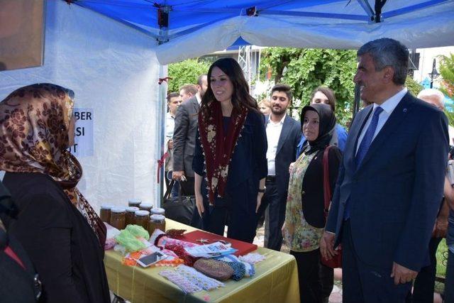 Kadın Emeği Pazarı’nı Çiğdem Karaaslan Açtı